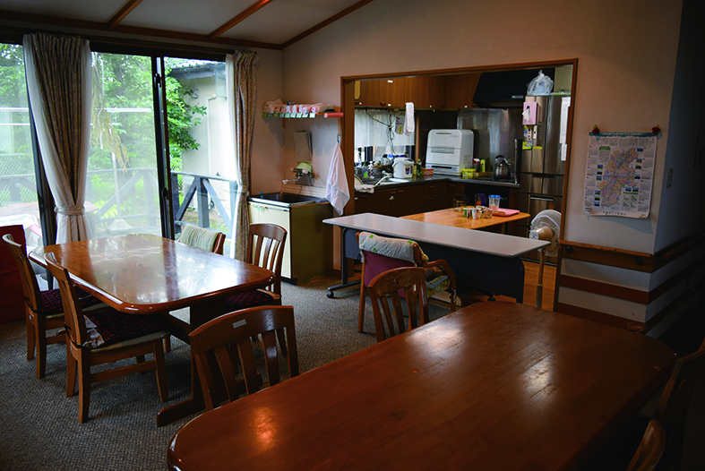 柔らかい雰囲気の食堂フロア